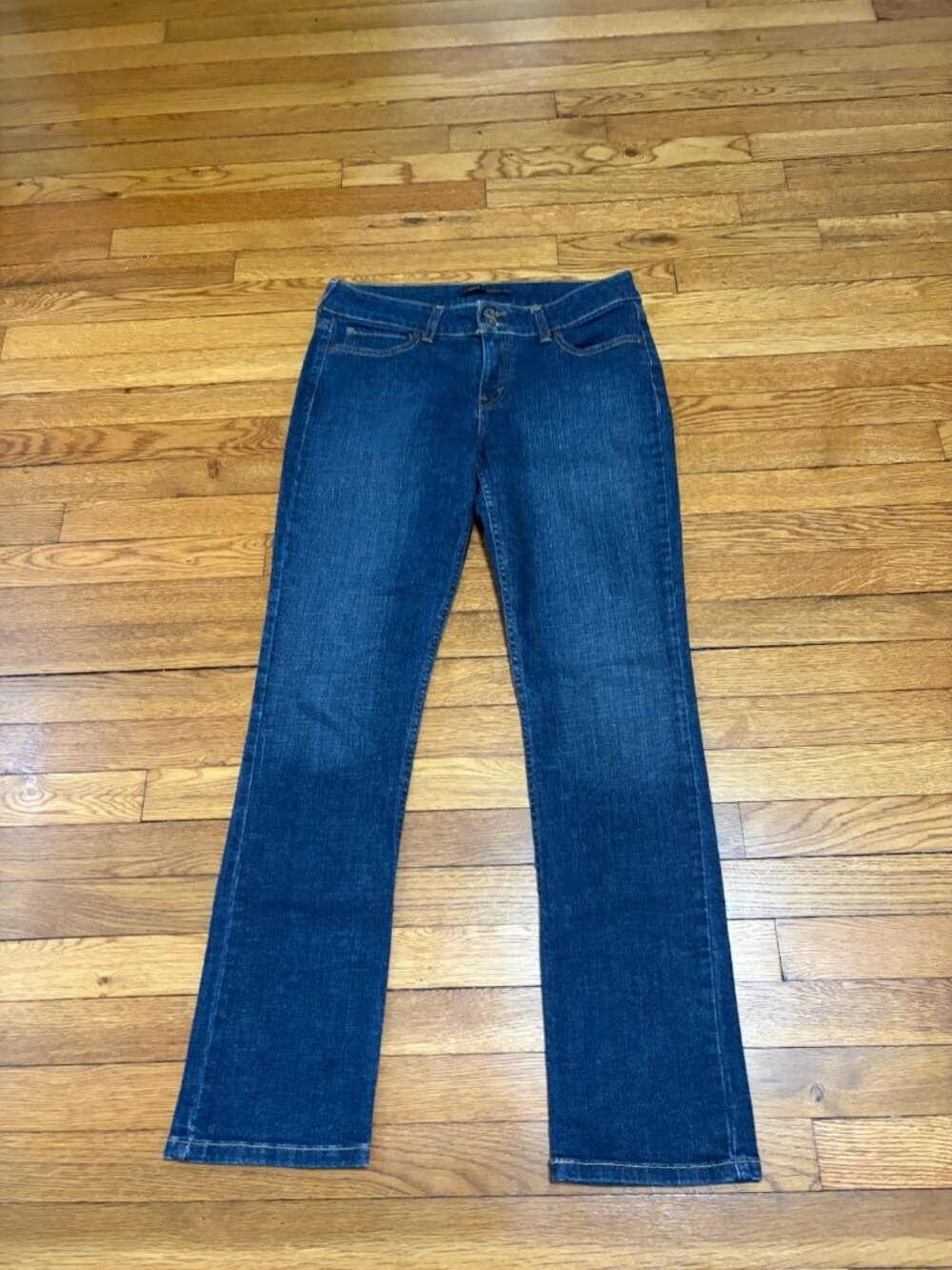 Levi's Womens 526 Slender Straight Jeans Size 31 31x31 Blue Dark Wash Denim